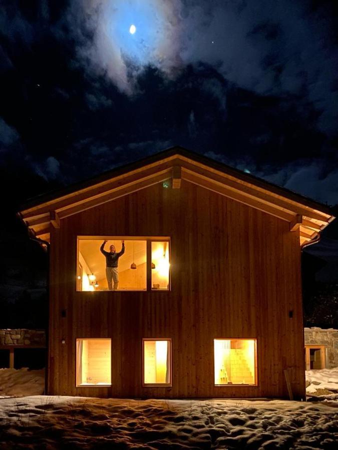 Chalet Ski-in Ski-out With Jacuzzi In